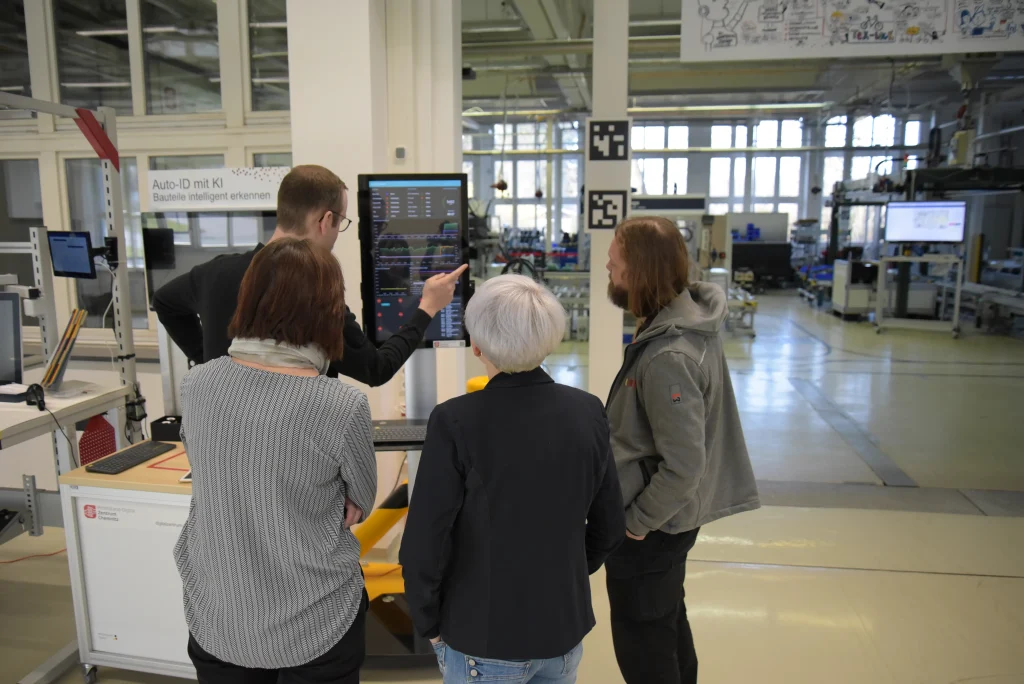 Besuch des KMU in der Experimentier- und Digitalfabrik